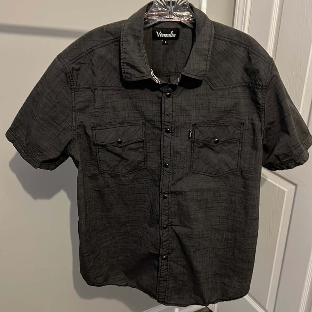 Mens large dark grey snap button shirt. #6